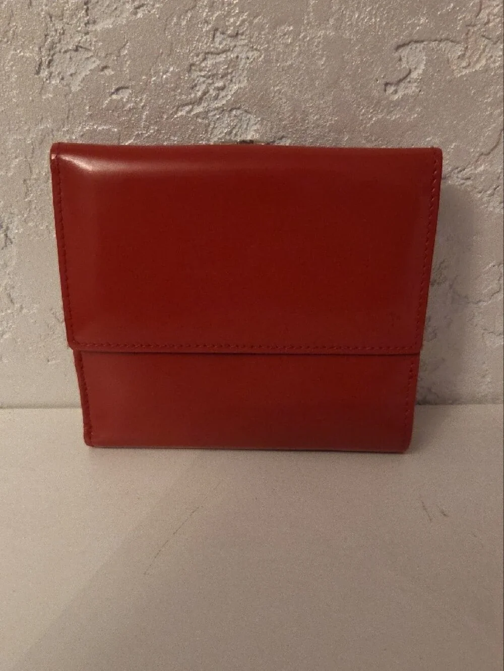 LOW START Gucci Red Patent Cardholder Wallet - Picture 2 of 12
